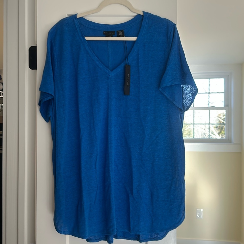 Tahari top